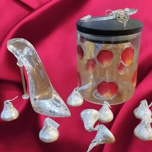 Valentine's Day Glass Jar Pressed Floral Acrylic High Heel Kisses, No Bracelet